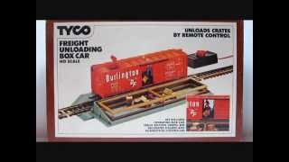 TYCO #930 - UNLOADING BOX CAR SET 1970 - 1980