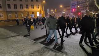 Corona-Protest: Germany NRW Oberhausen 12.01.2022. People go for a walk