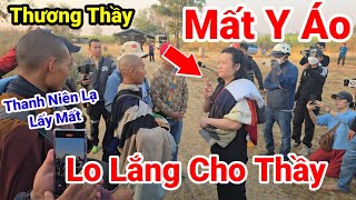 87..Lo Cho Thầy.. Đã Mất Y Áo Tình Hình Quá Đông Sáng Nay Đi Khất Thực Cùng 17 Sư Mới Tại Thái Lan