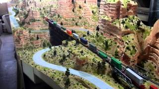 Z scale train 60 wagons