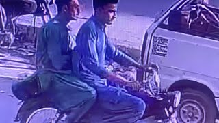 Mobile Snatching in Karachi #karachi #snatch #karachilife #karachiboys