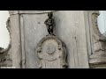 world s famous the child peeing statue in the centre of brussels belgium manneken pis statue