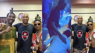 Wizkid Prostrates To Femi Kuti At Afrika Shrine In Lagos State