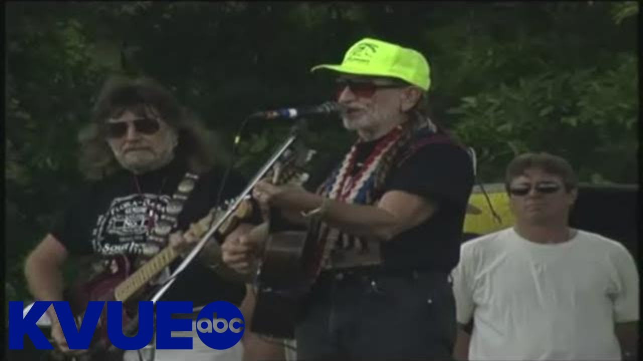 Willie Nelson Celebrates His 90th Birthday | KVUE - YouTube