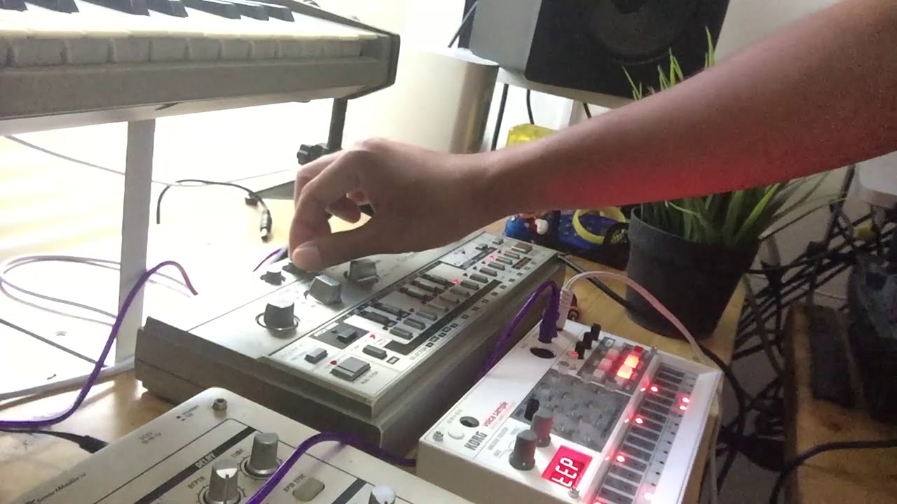 Quick Jam Acid House Techno Roland Tb 303 Volca Sample Youtube Music