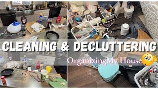 Organizing and Decluttering my laundry room / cleaning a messy kitchen / clean with me