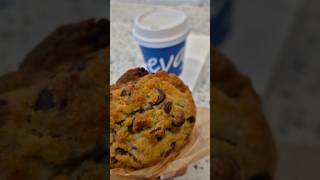 Levain Bakery #newyork#shorts#cookies#travel#nycfoodie#eating#nyc#bakery#best#food#usa#foodlover#eat