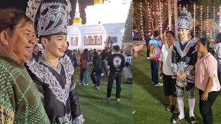 บรรยากาศ!! หลังลำถวายพระธาตุนาดูน “ต้าวหยอง” หมอลำดารา แม่ๆพี่ๆขอถ่ายรูปตลอดทาง