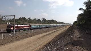 Excessive Melodious Honking By 24 Coach Bhuj Bdts Kutch Express At Umargam Road, Gujarat !