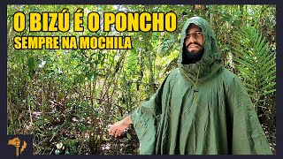 THE BIZÚ IS THE PONCHO, YOU CANNOT MISS YOUR BACKPACK.