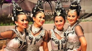 Tari MOJANG PRIANGAN Jaipong Dance Sunda KBRI Abu ...