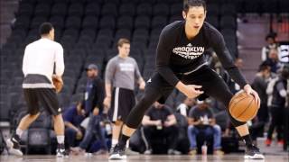 Jeremy Lin  first time warms up before game since the injury.