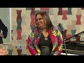 Music: Robyn Reid performs 'Lengoma' by Dj Sbu feat Zahara