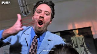 The Faculty : Attaqués par leur prof alien