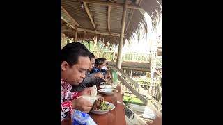 Makan Kepala Manyung di Pulutan Salatiga