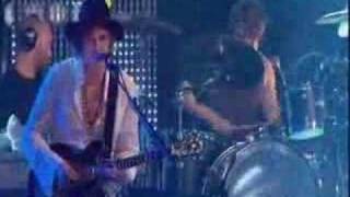 The Kooks - She Moves In Her Own Way @ Radio 1's Big Weekend