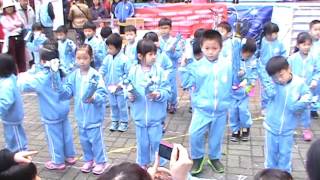 寒冬送暖青樺幼兒園表演2