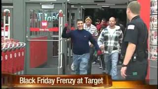 Black Friday shoppers get a jump on early morning crowds
