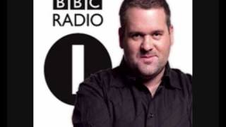 Hillarious Chris Moyles Analysis of Tinie Tempah - Pass Out - BBC Radio 1