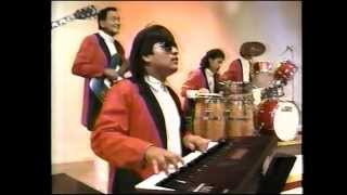 Musica de El Salvador -Grupo Latinoamericano -AMOR INCIERTO - Roberto Ticas