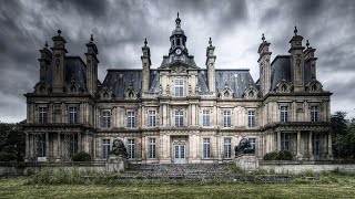 8 Abandoned Mansions Around the World That Are Worth Millions