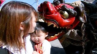 獅子に噛まれる子供たち Children bitten by a lion （2004年）獅子舞