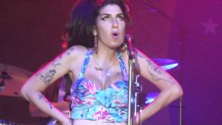 Amy Winehouse You Know I'm No Good - (Live in Rio de Janeiro, Brazil)