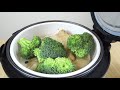 making an easy chicken meal in an aroma rice cooker