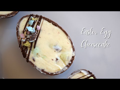 What does adding egg to cheesecake do?