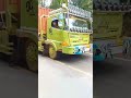 DORR!! DETIK DETIK BAN TRUCK MELEDAK DI TIKUNGAN #shorts