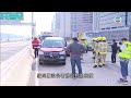 香港新聞｜無綫新聞｜26 01 24 要聞｜東廊近北角廉署總部五車相撞至少八傷 西行快線解封車龍有待消散｜tvb news