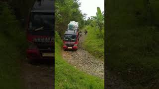 Detik2 angkutan pedesaan melewati jalan terjal #viralvideo #shortvideo