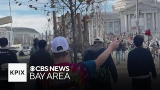 San Francisco honors Grateful Dead's Bob Weir with public memorial