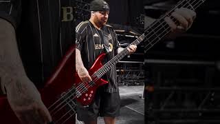 Ra Diaz riffing during Korn's soundcheck!  #gallienkrueger #bass #korn