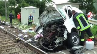 Zug erfasst Auto – Ein Toter nach Unfall zwischen Landau und Dingolfing!