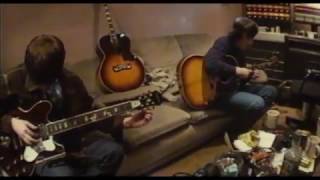 Oasis Record 'Champagne Supernova'  (Rare Video)