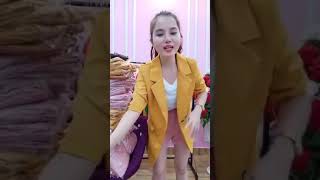 Lyly Vlogs 1 -  Cùng Ly Ly xả 99k/2 set vest cùng những mẫu hè công sở mới nhất, chất nhất