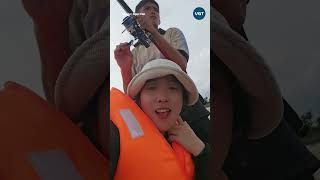 Vợ Sang Vlog mở tiệc ăn uống, bỏ mặc chồng bệnh?