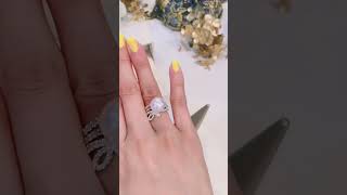 ダイヤモンドとパールの組み合わせが可愛い指輪💍✨別々に着けることもできるので、その日の気分で合わせてみてね💕#ジュエリー紹介 #ジュエリー