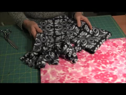 Fleece Scarf - How to make a fleece scarf with fringe Fleece Scarf - How to make a fleece scarf with fringe