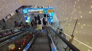 Philippines, SM City Fairview Shopping Mall, 1X escalator - going down