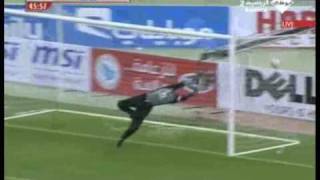 عبده عطيف يكسر قائم الدعيع و يعلقه في التسعين الهدف الثاني كأس الأبطال 2009