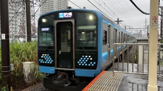 相模線E131系500番台G-07編成　当駅始発茅ヶ崎行として海老名駅に入線、乗車するシーン