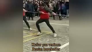 Halat Çekme Yarışmasında Kız Sesi Duyan Ömer'in Kendini Spartacüs Yapması Oynat Bakalım