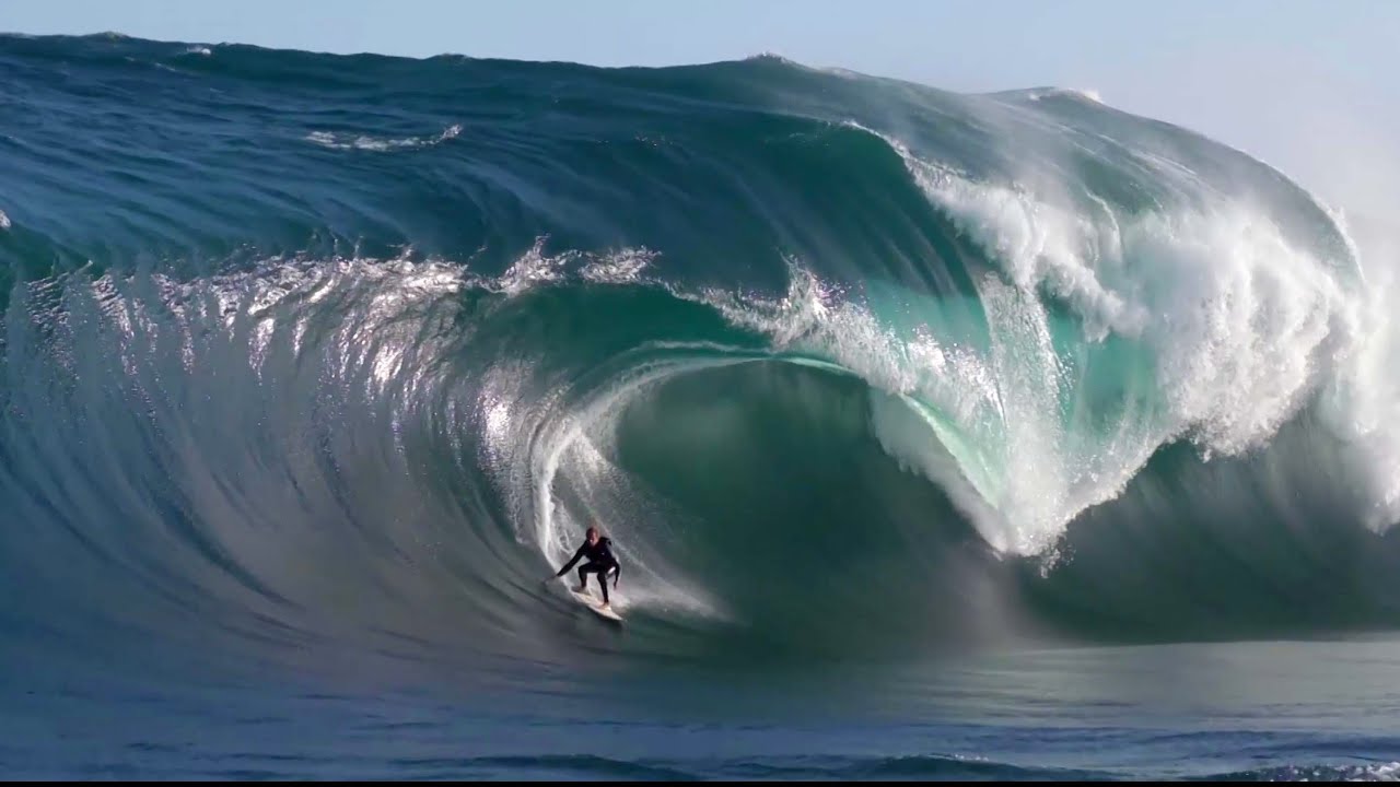 Surfing The Heaviest Wave In The World : R/HeavySeas