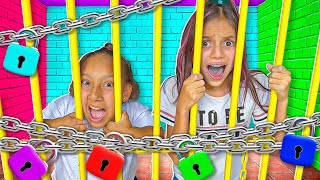 Maria Clara e Jessica no Desafio Escape do quarto e outras brincadeiras de criança - MC Divertida