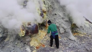 Inside Indonesian Sulphur Volcano Where Miners Risk Their Lives