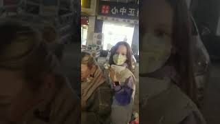 偶遇安阳街头乌克兰母女