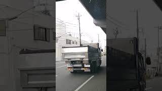 【イキリダッシュ対決】ハラハラ追い風！煽り運転ヤクザベンツとダンプの凄絶バトル！！