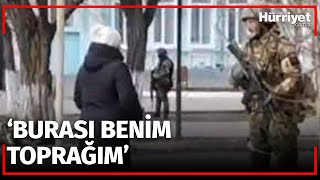 Ukraynalı Kadın Rus Askerinin Karşısına Dikildi! Böyle İsyan Etti